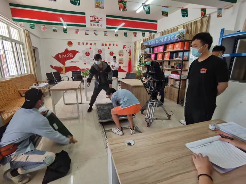 一支视频激活品牌生命力｜新龙县产品视频拍摄公司的创意魔法秀